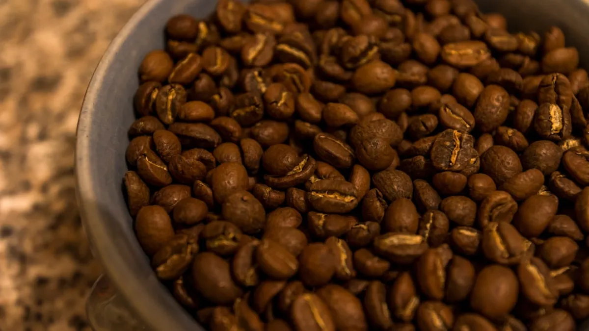 Coffee Subscriptions 2025: Freshness, Price & Variety Compared